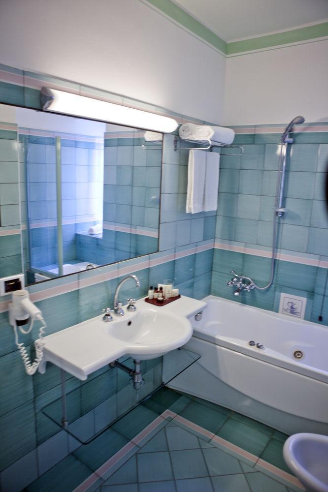 Grand Santa Domitilla 4*